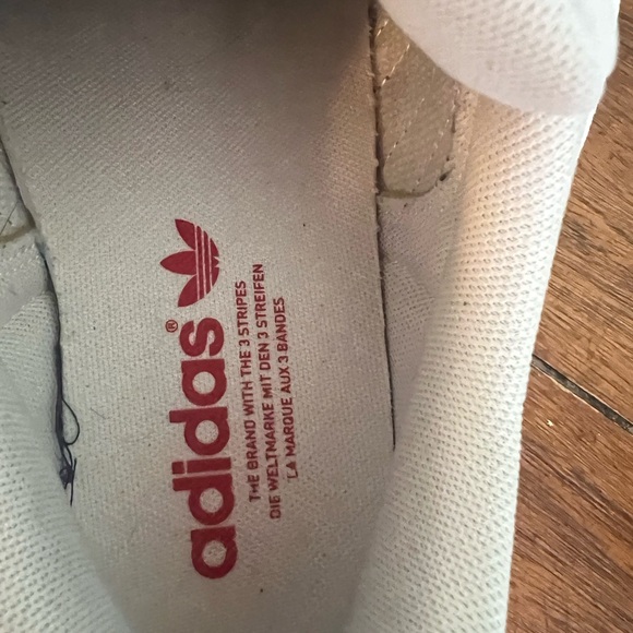 Adidas Classic White and Red Sneakers - Picture 5 of 5